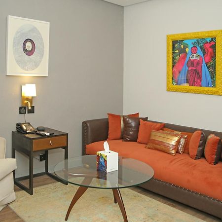 Ambiance Boutique Art Hotel Lahore Habitación foto A room at the hotel