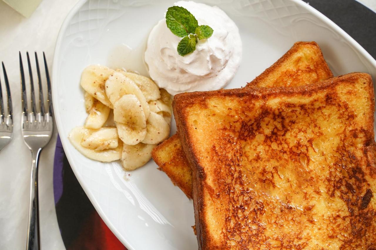 Ambiance Boutique Art Hotel Lahore Exterior foto French toast with bananas