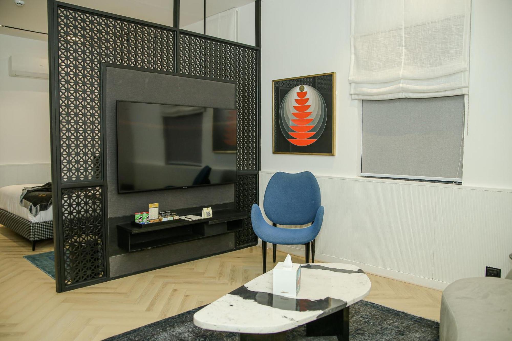 Ambiance Boutique Art Hotel Lahore Habitación foto A room divider