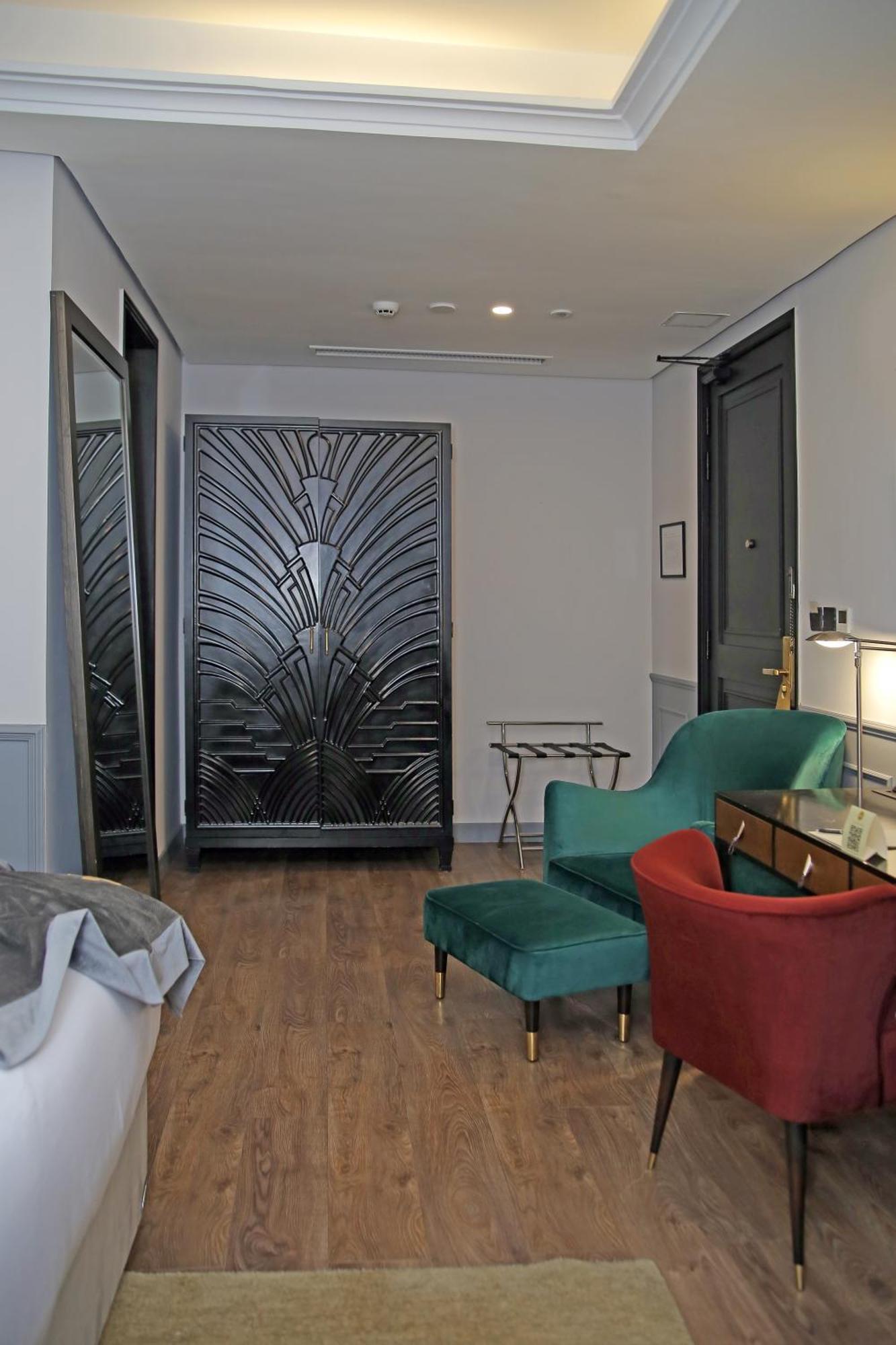 Ambiance Boutique Art Hotel Lahore Habitación foto A room at the Hotel de Crillon
